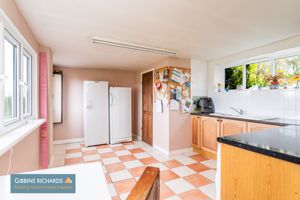 Barn - Utility Room- click for photo gallery